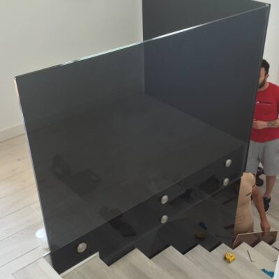 montaggio parapetti in vetro