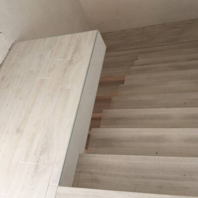 scala interna appartamento cisliano milano vetri