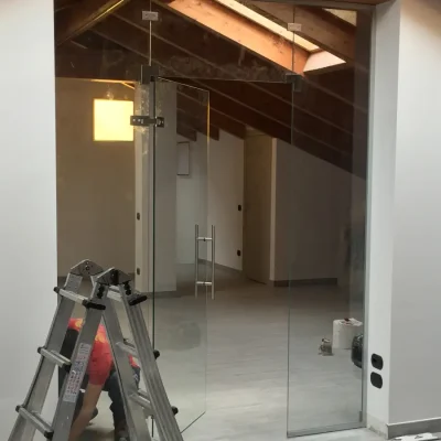 installazione parete divisoria vetro milano vetri