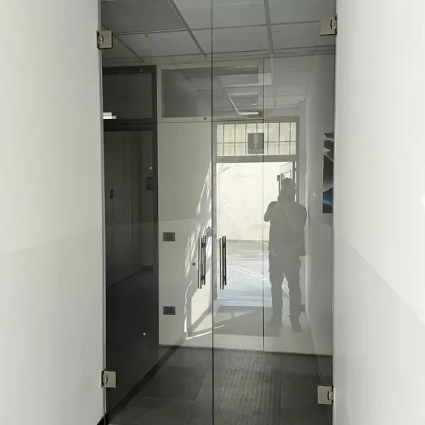 porte vetro temperato due ante ufficio