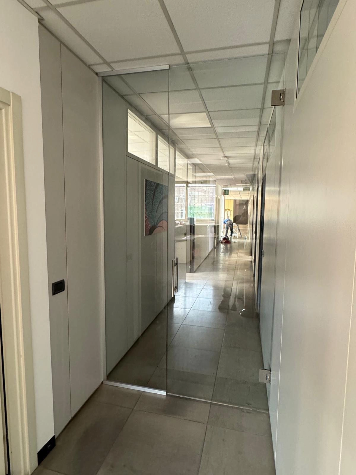 parete divisoria vetro milano