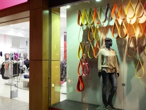 realizzazione vetrine per negozi realizzazione vetrine per negozi